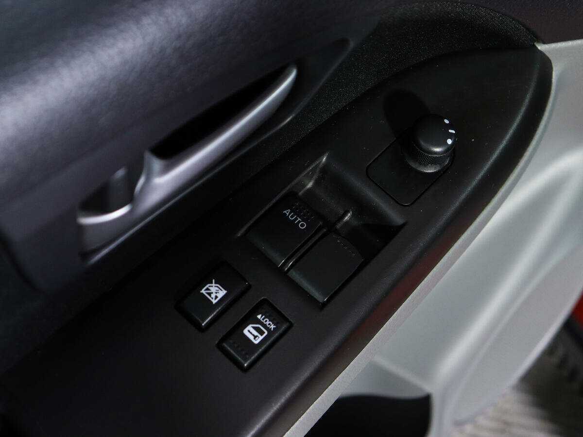 Suzuki SX4 с пробегом — 2012 год. Фото: #16