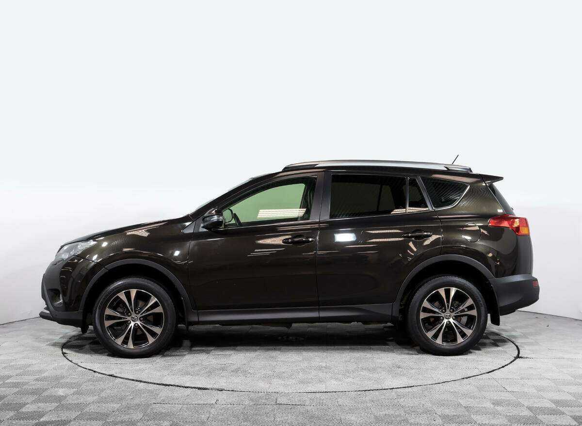 Toyota RAV4 с пробегом — 2015 год. Фото: #6