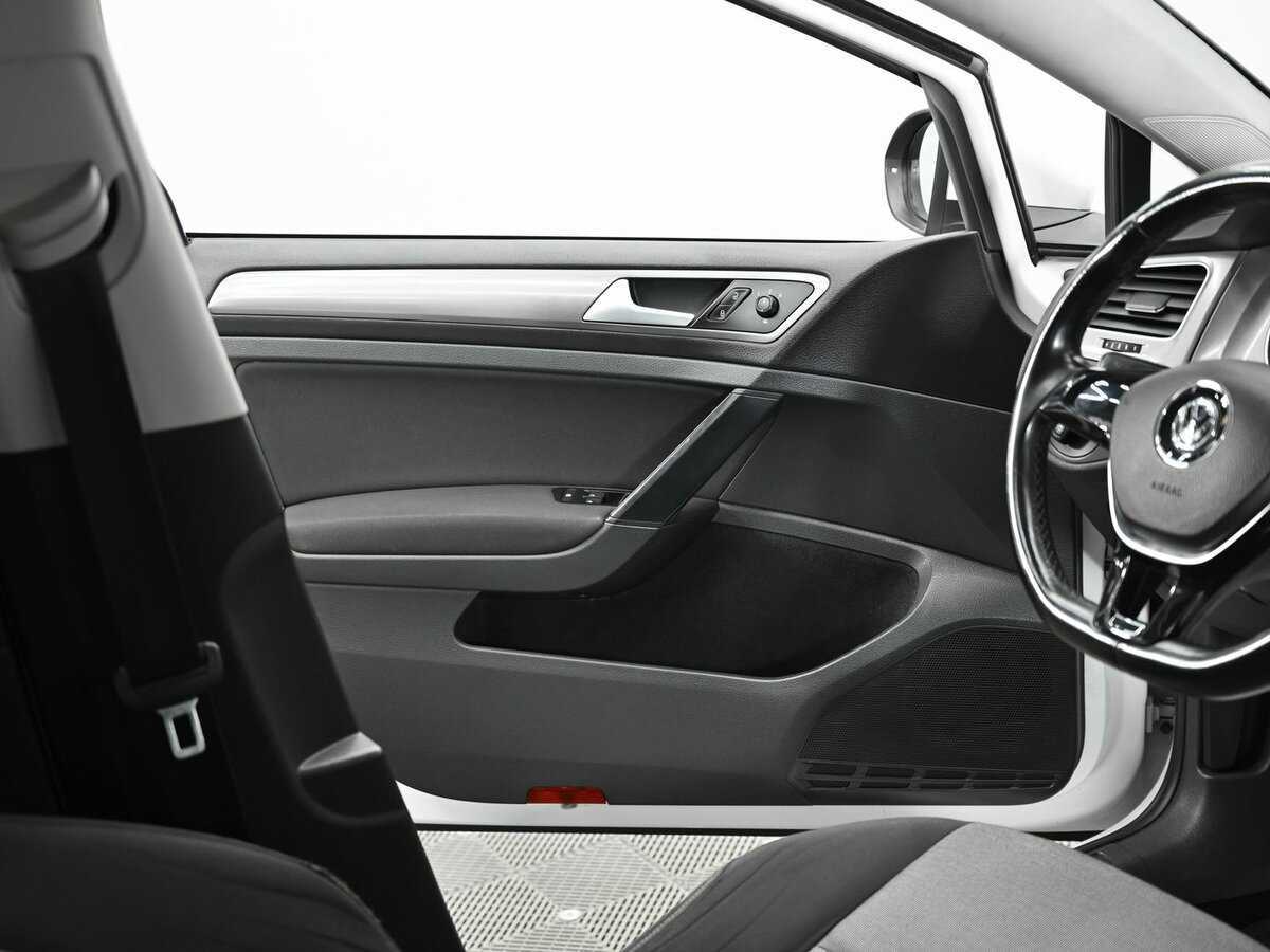 Volkswagen Golf с пробегом — 2013 год. Фото: #5