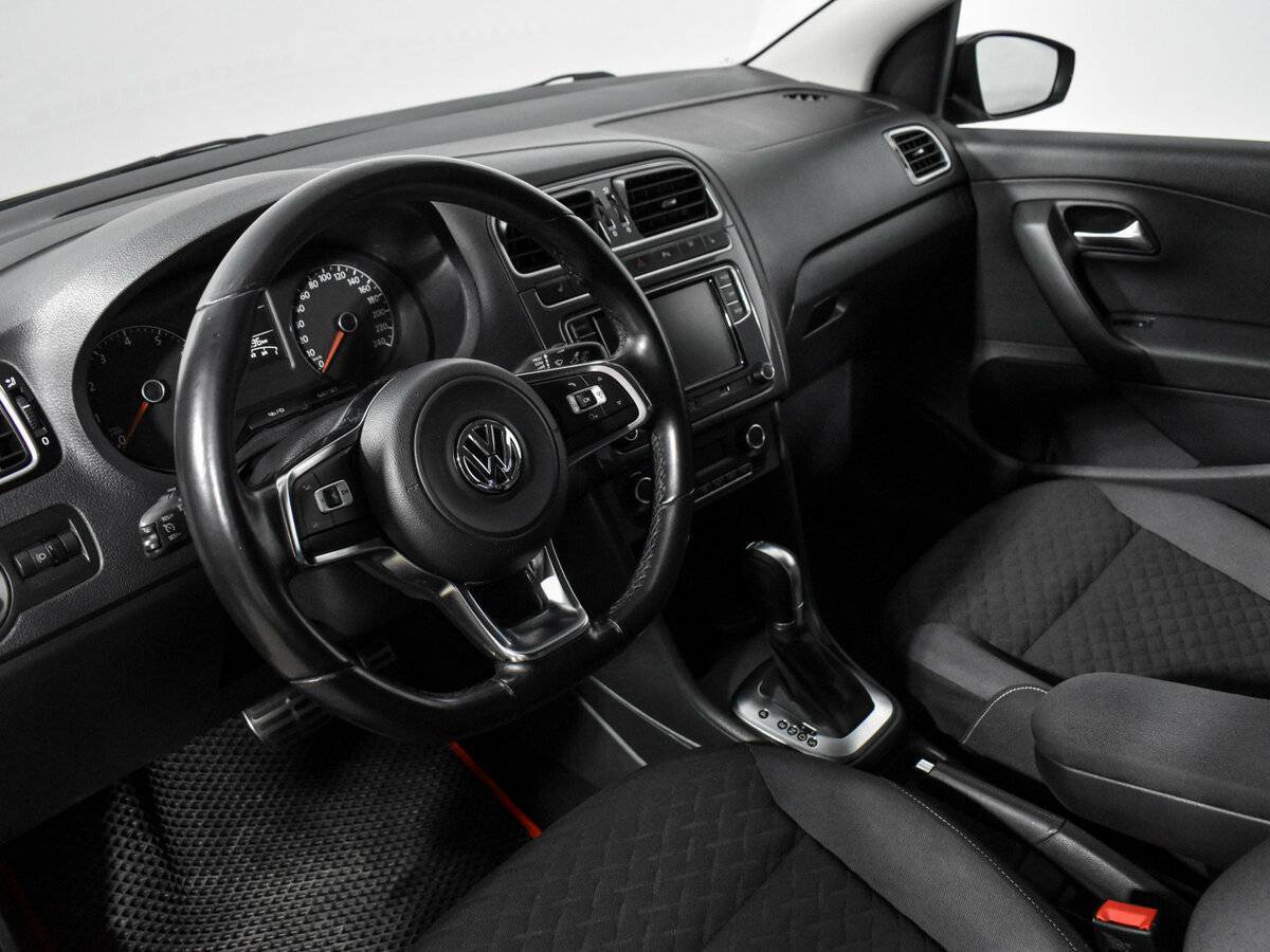 Volkswagen Polo с пробегом — 2018 год. Фото: #8