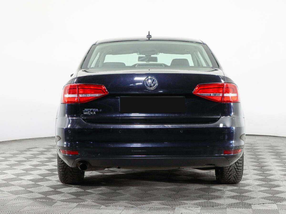 Volkswagen Jetta с пробегом — 2015 год. Фото: #5