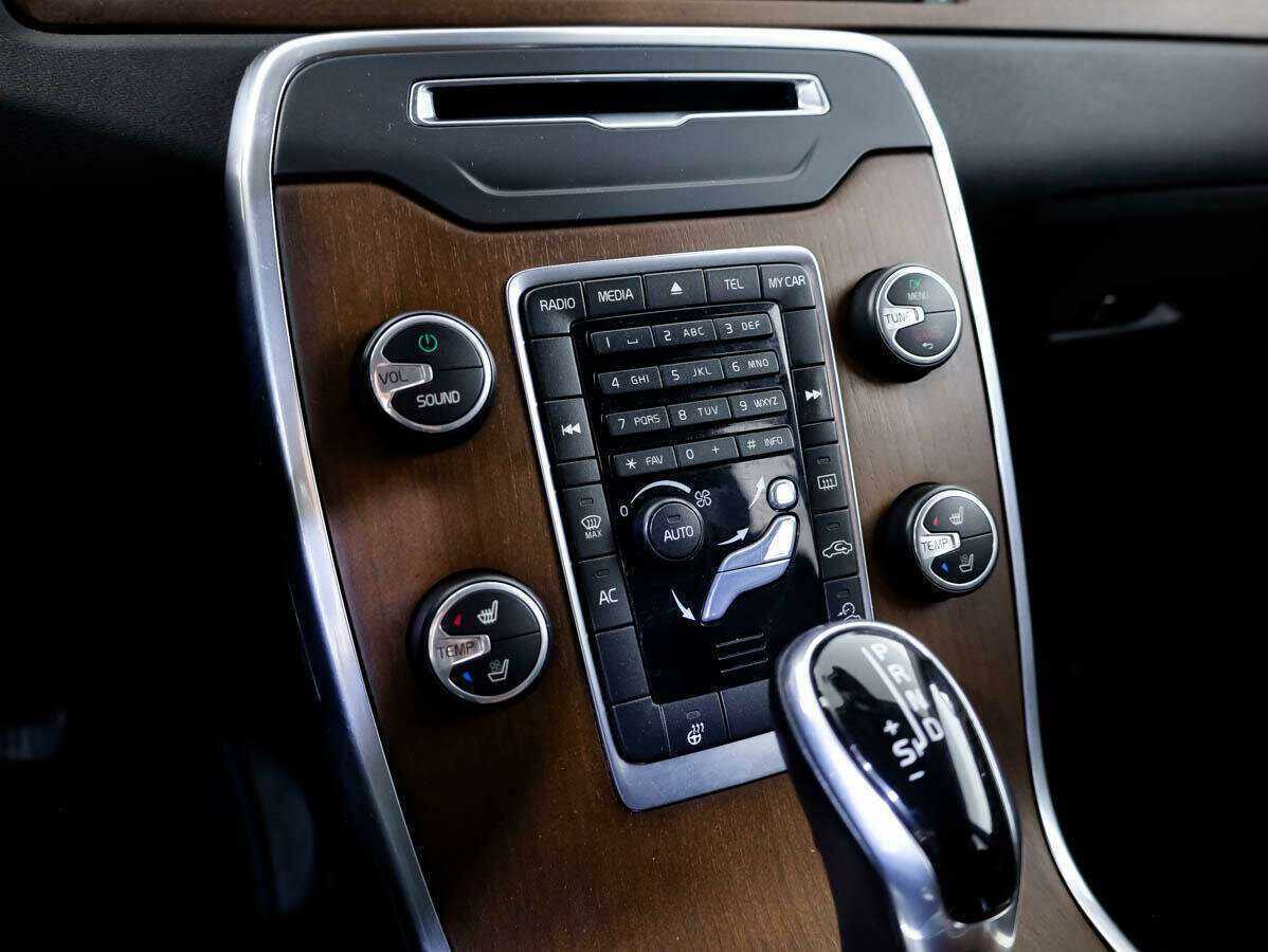 Volvo XC70 с пробегом — 2014 год. Фото: #16