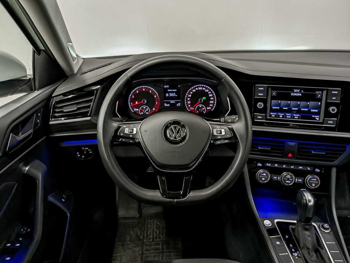 Volkswagen Jetta с пробегом — 2020 год. Фото: #20