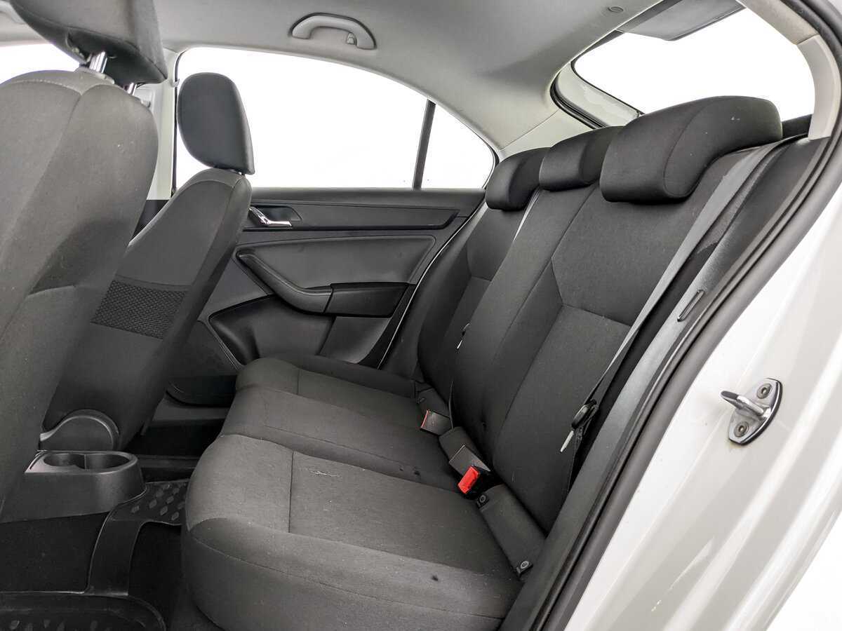 Skoda Rapid с пробегом — 2017 год. Фото: #11