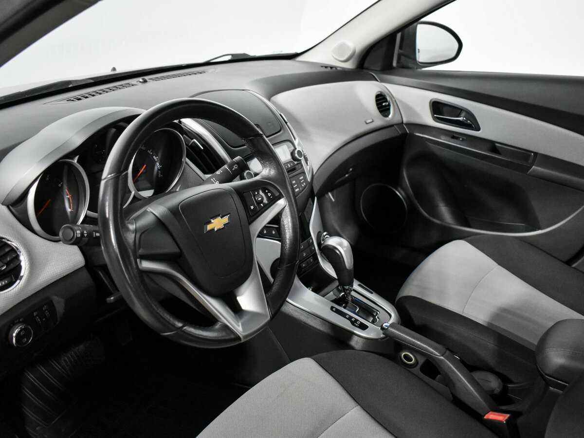 Chevrolet Cruze с пробегом — 2013 год. Фото: #8