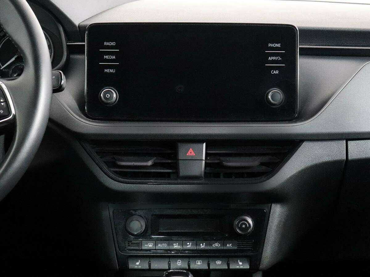 Skoda Rapid с пробегом — 2021 год. Фото: #11