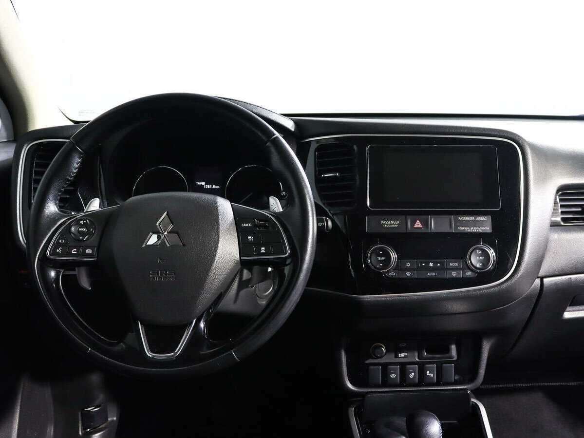 Mitsubishi Outlander с пробегом — 2017 год. Фото: #9