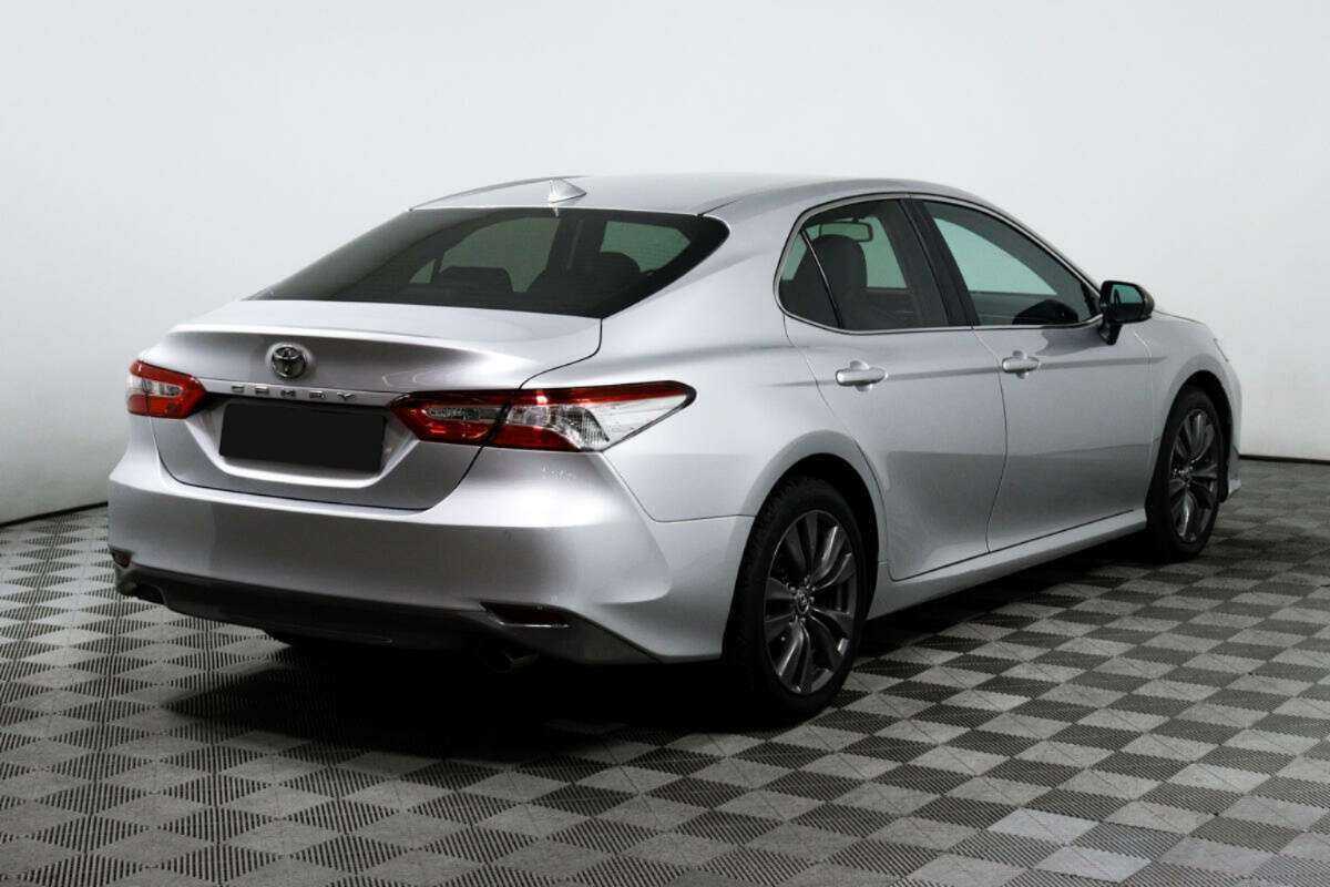 Toyota Camry с пробегом — 2018 год. Фото: #4