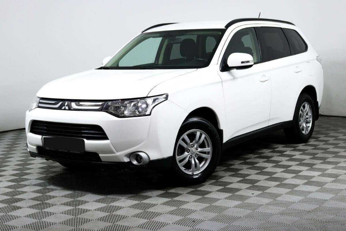 Mitsubishi Outlander с пробегом — 2013 год. Фото: #0