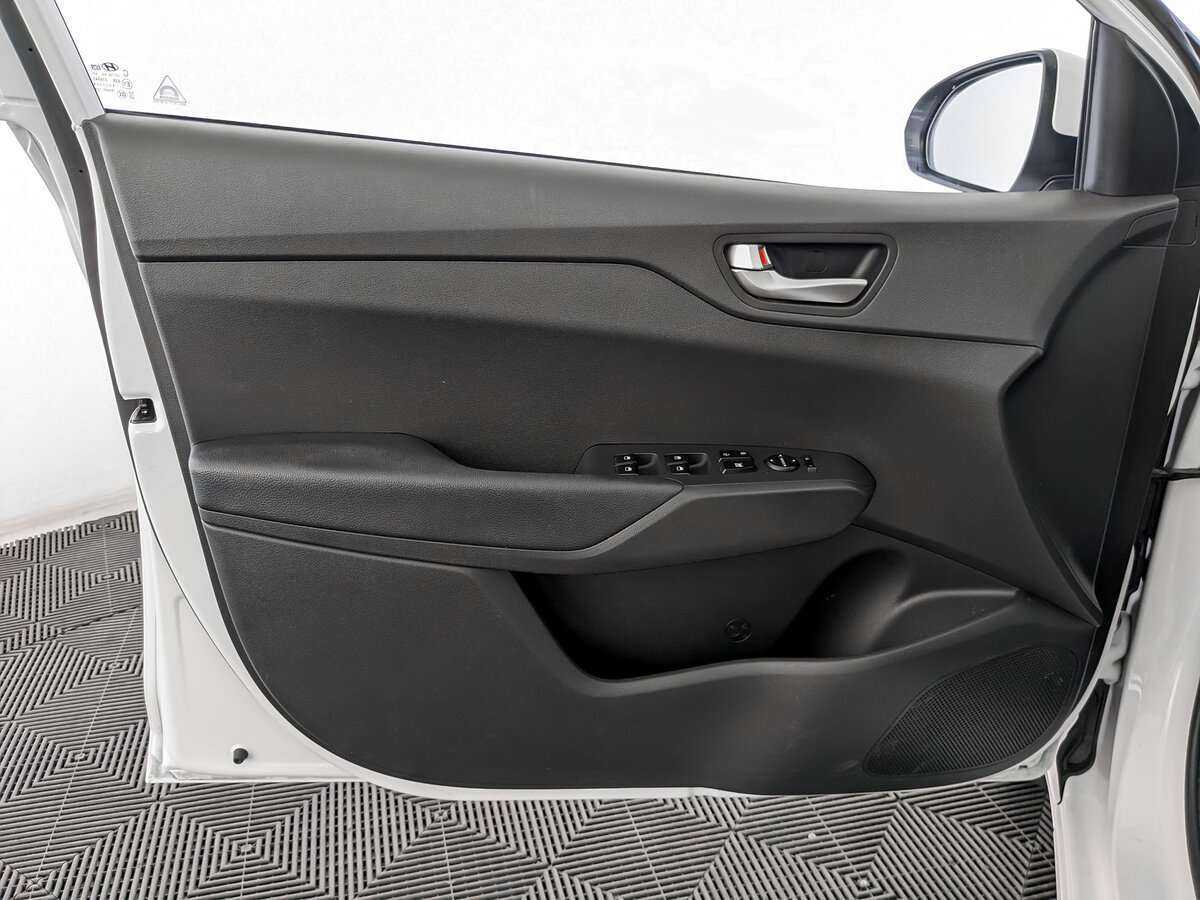 Hyundai Solaris с пробегом — 2021 год. Фото: #15