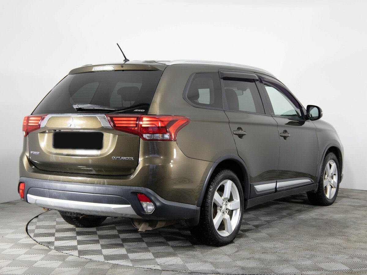 Mitsubishi Outlander с пробегом — 2016 год. Фото: #3