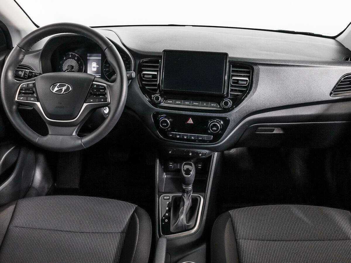 Hyundai Solaris с пробегом — 2022 год. Фото: #11