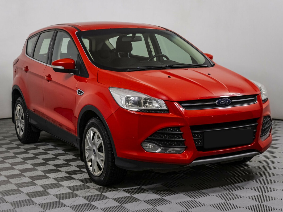Ford Kuga с пробегом — 2015 год. Фото: #2