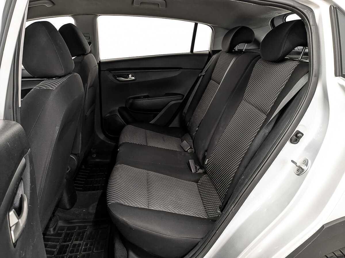 Kia Rio с пробегом — 2020 год. Фото: #17