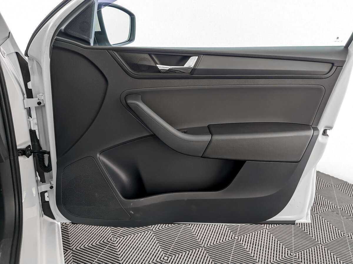 Skoda Rapid с пробегом — 2017 год. Фото: #19