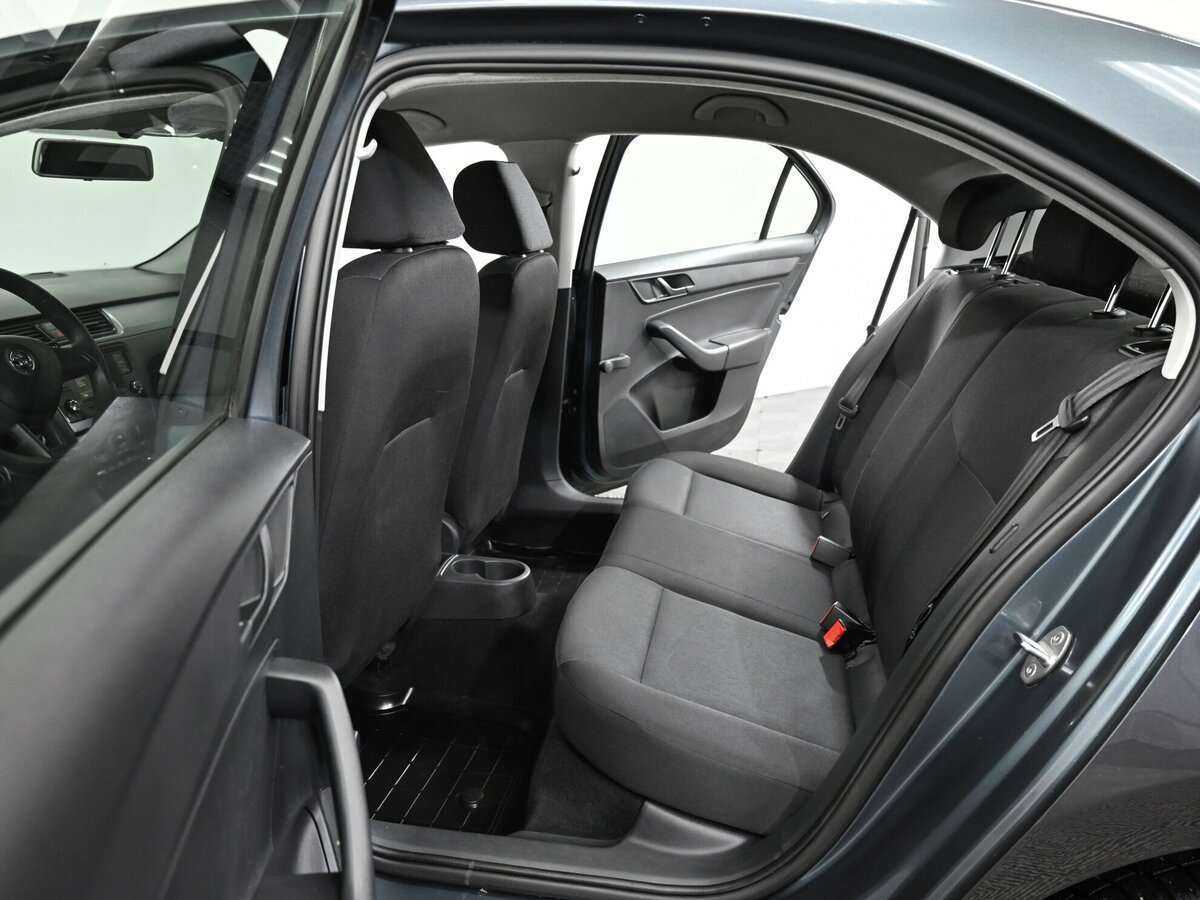 Skoda Rapid с пробегом — 2016 год. Фото: #9