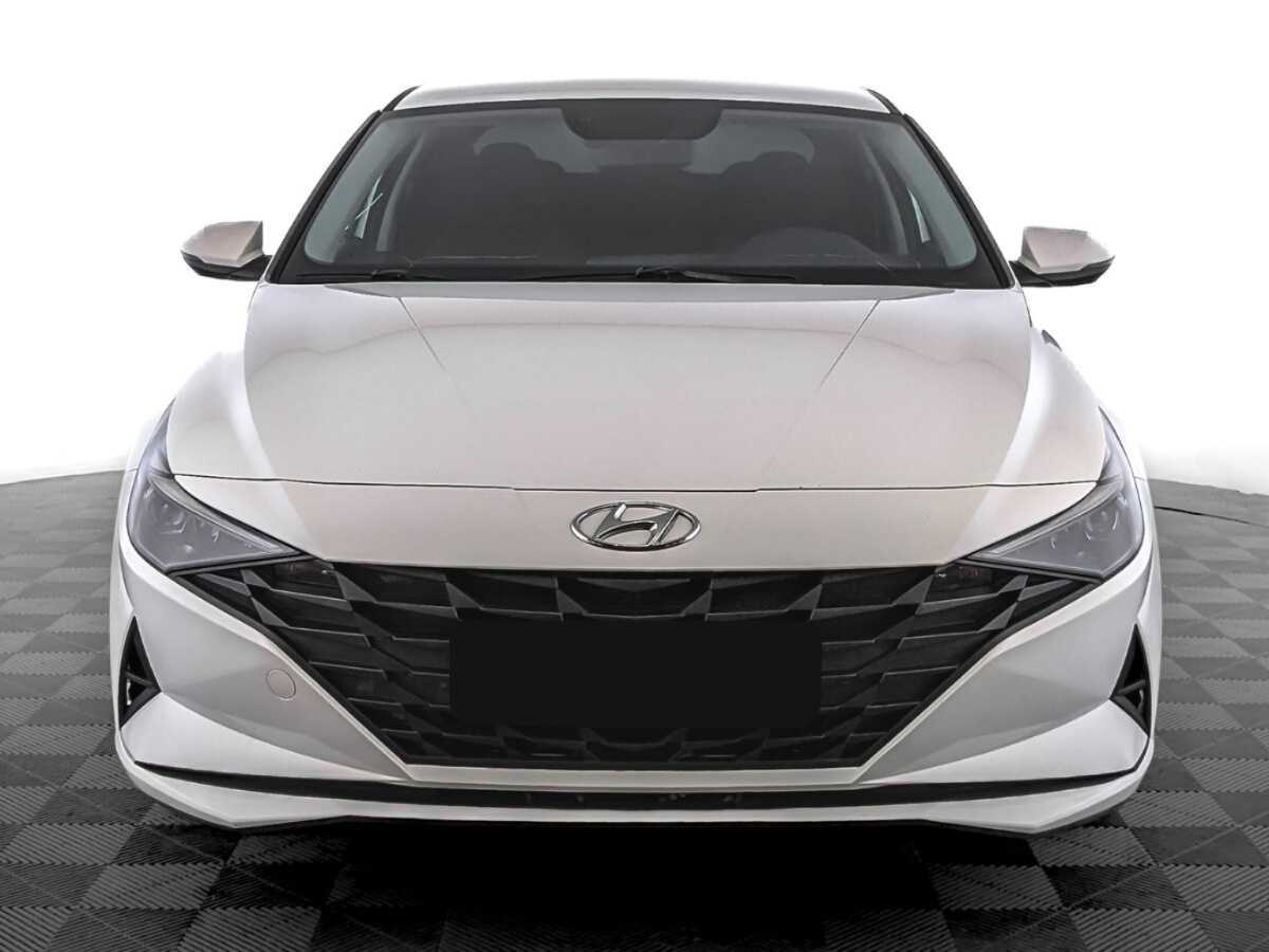 Hyundai Elantra с пробегом — 2021 год. Фото: #1