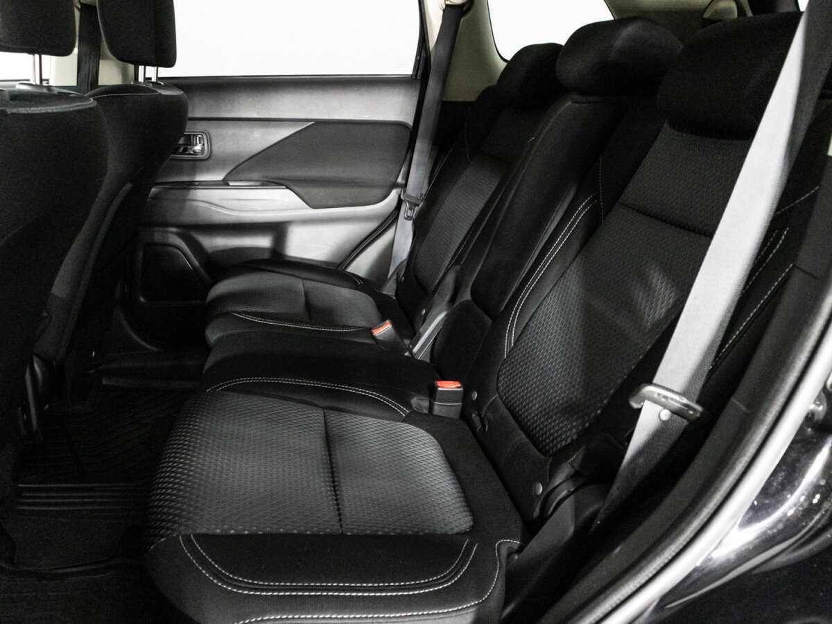 Mitsubishi Outlander с пробегом — 2021 год. Фото: #9