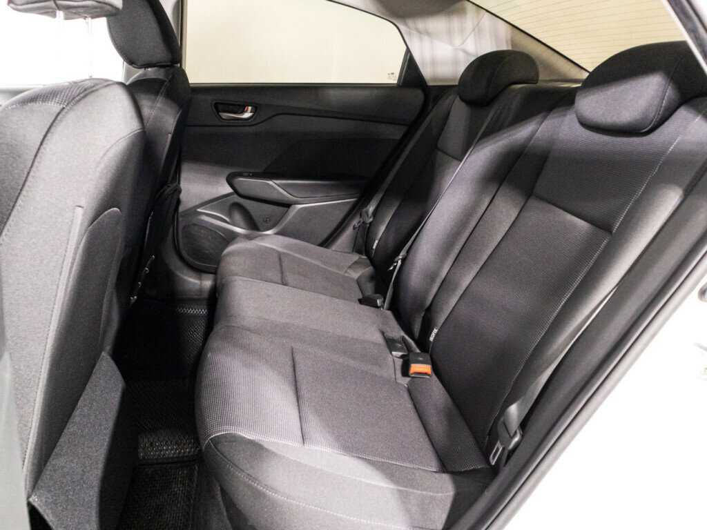 Hyundai Solaris с пробегом — 2017 год. Фото: #9