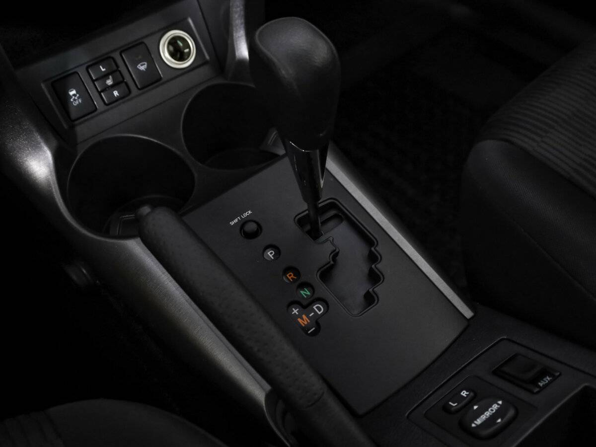 Toyota RAV4 с пробегом — 2012 год. Фото: #15