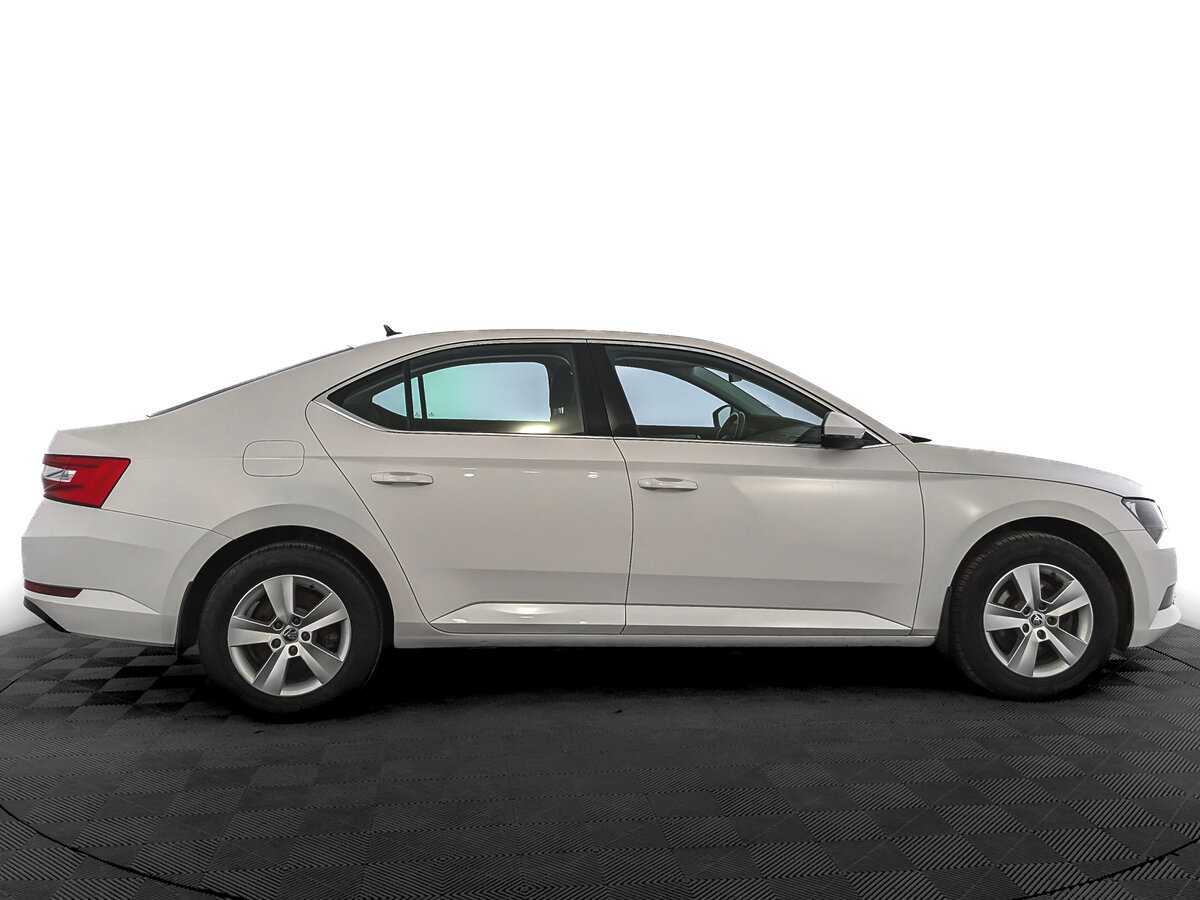 Skoda Superb с пробегом — 2017 год. Фото: #3