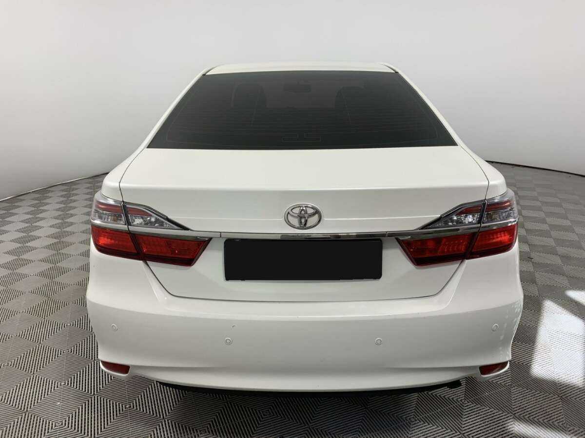 Toyota Camry с пробегом — 2016 год. Фото: #5