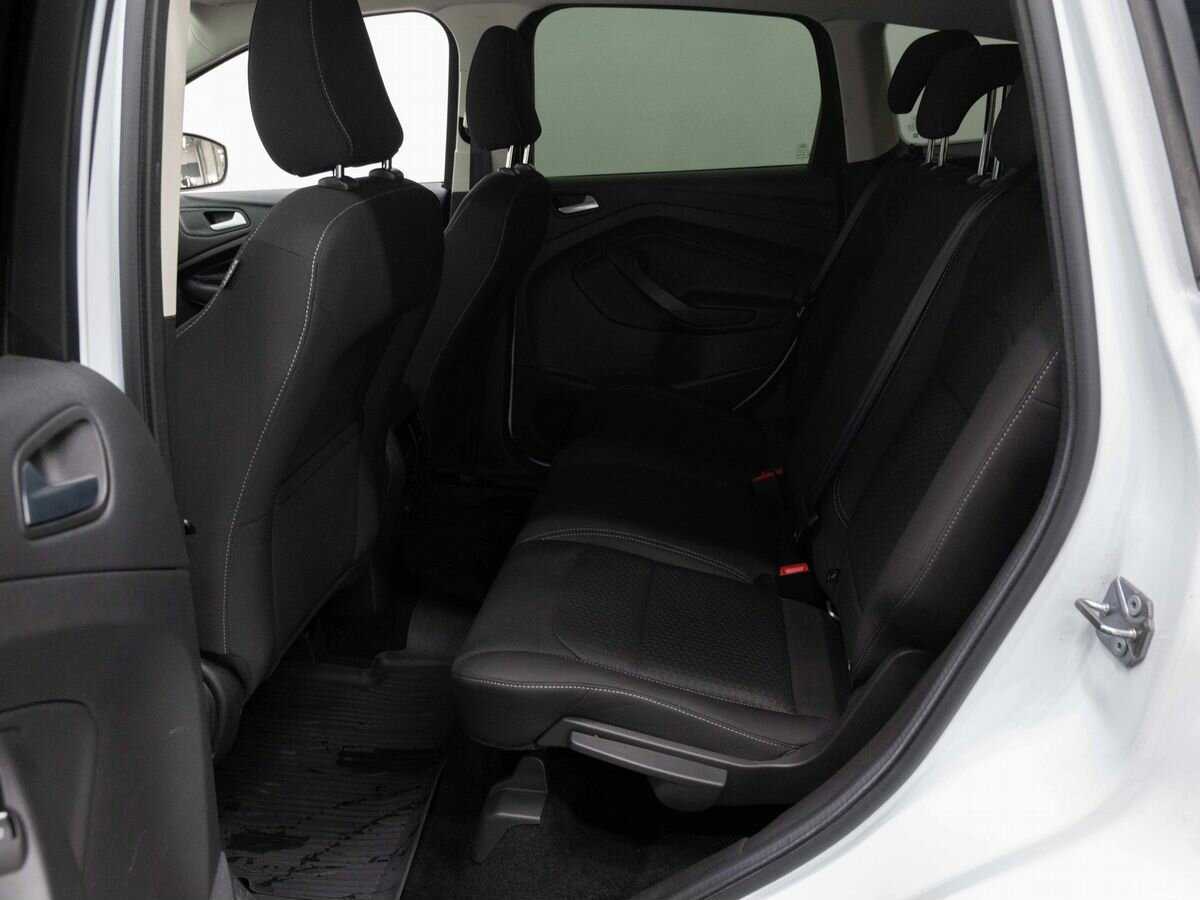 Ford Kuga с пробегом — 2017 год. Фото: #10