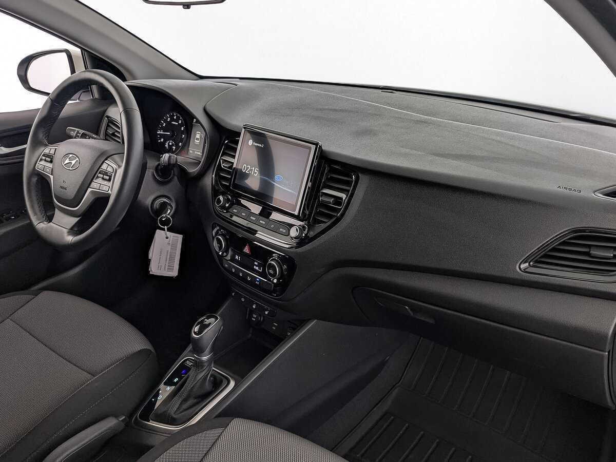 Hyundai Solaris с пробегом — 2021 год. Фото: #12