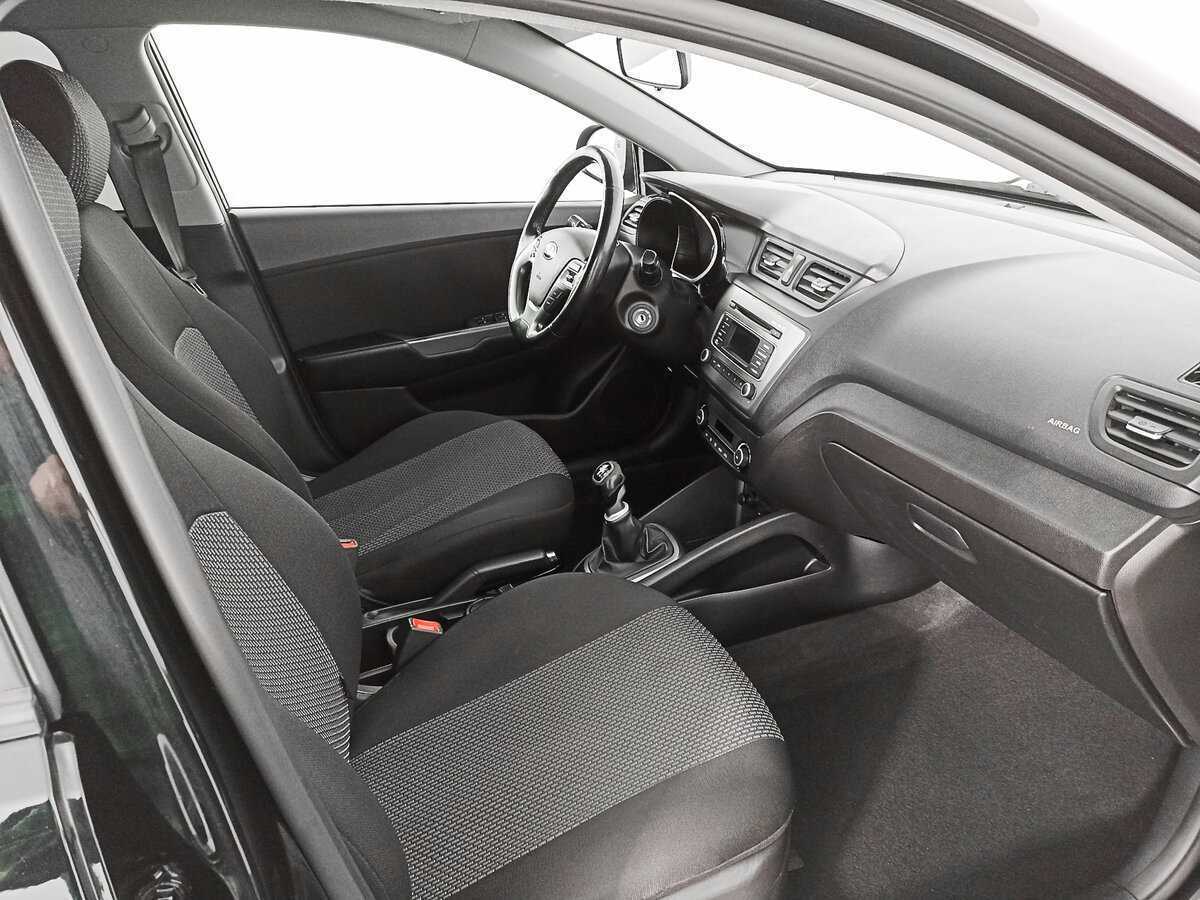 Kia Rio с пробегом — 2017 год. Фото: #10