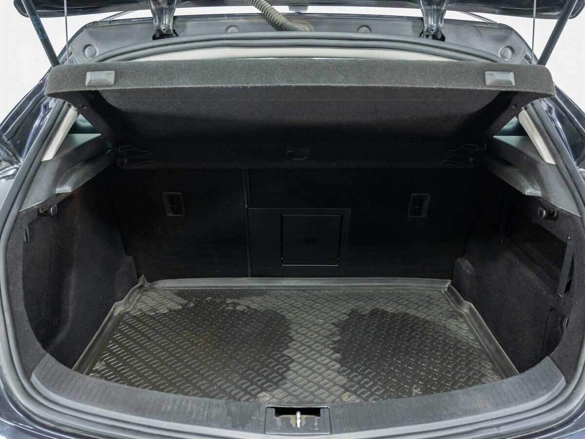 Opel Astra с пробегом — 2013 год. Фото: #21