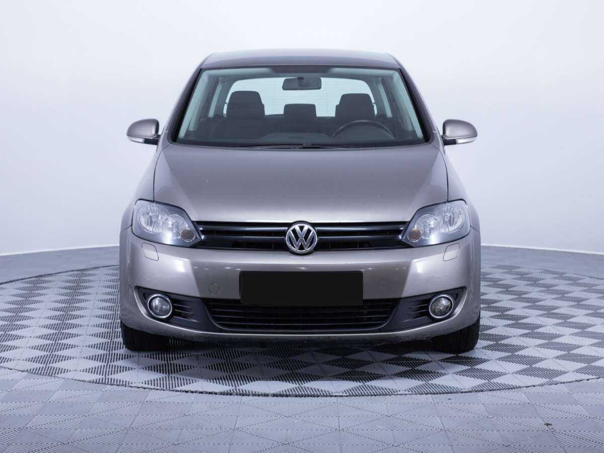 Volkswagen Golf Plus с пробегом — 2012 год. Фото: #1