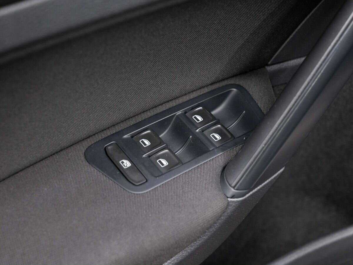 Volkswagen Golf с пробегом — 2013 год. Фото: #17