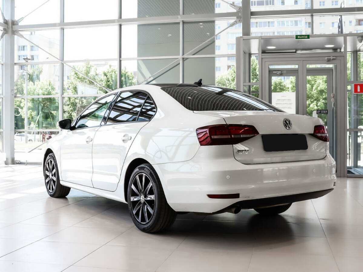 Volkswagen Jetta с пробегом — 2017 год. Фото: #6