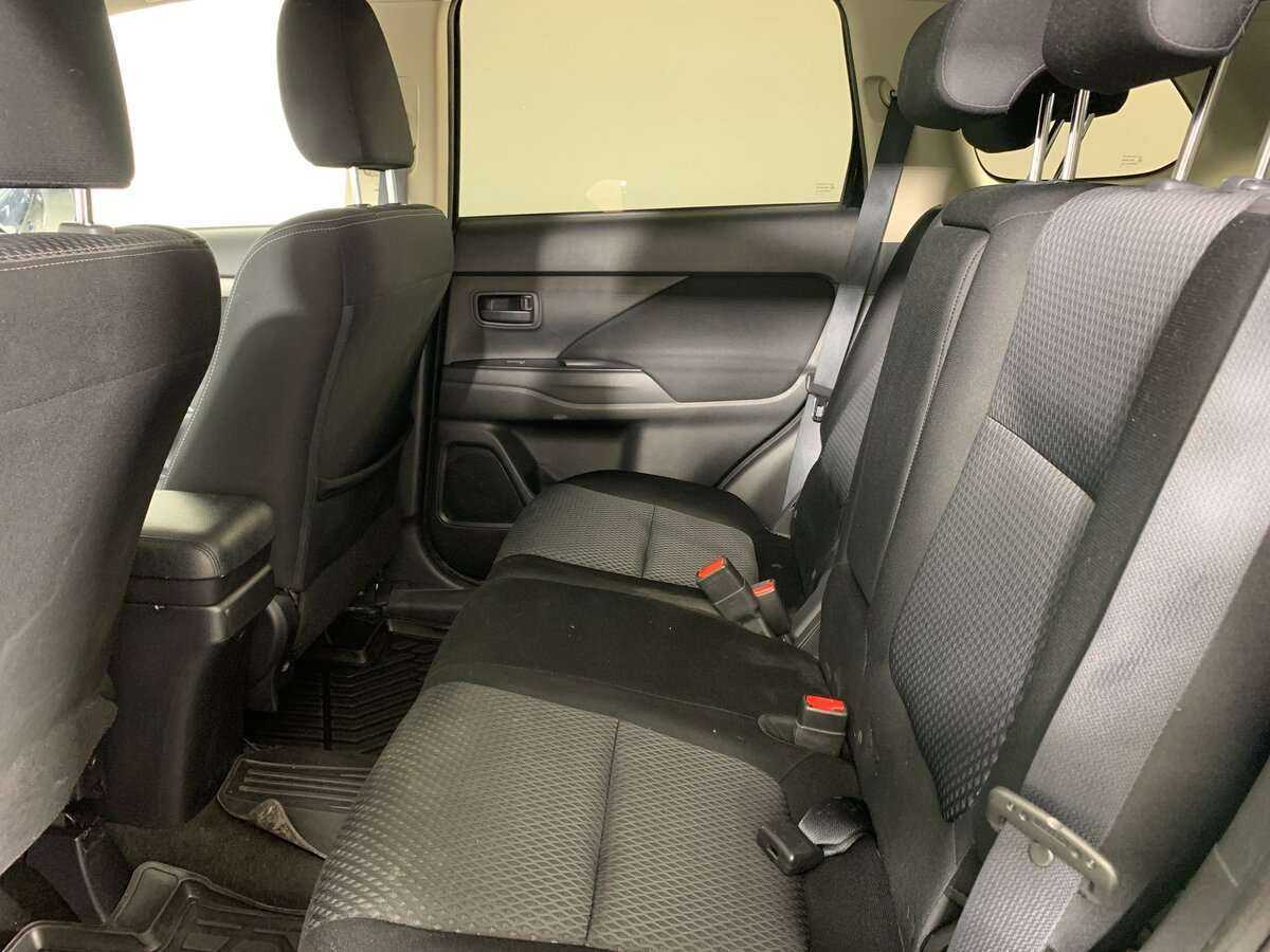 Mitsubishi Outlander с пробегом — 2018 год. Фото: #16