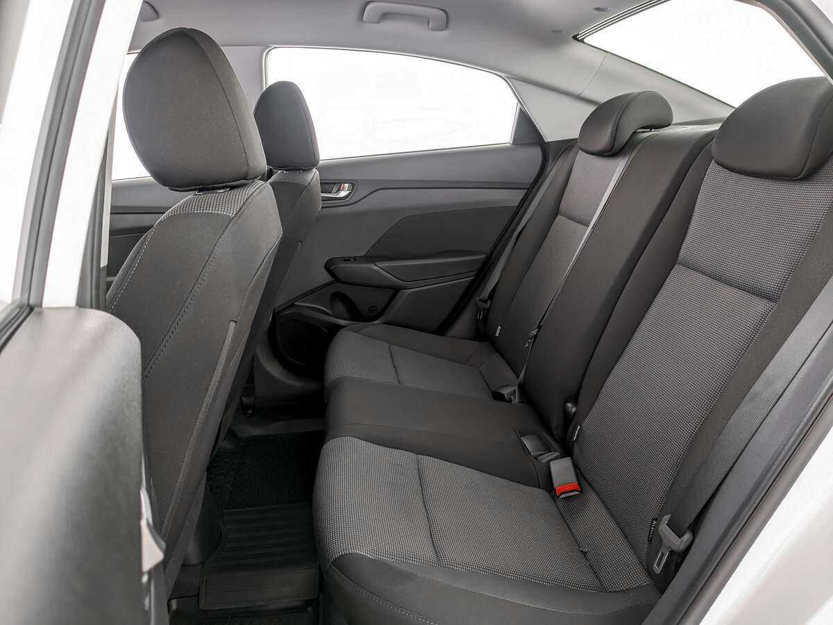 Hyundai Solaris с пробегом — 2022 год. Фото: #11