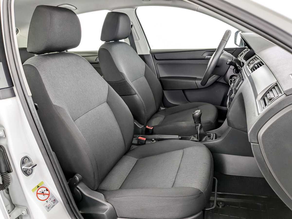 Skoda Rapid с пробегом — 2017 год. Фото: #22