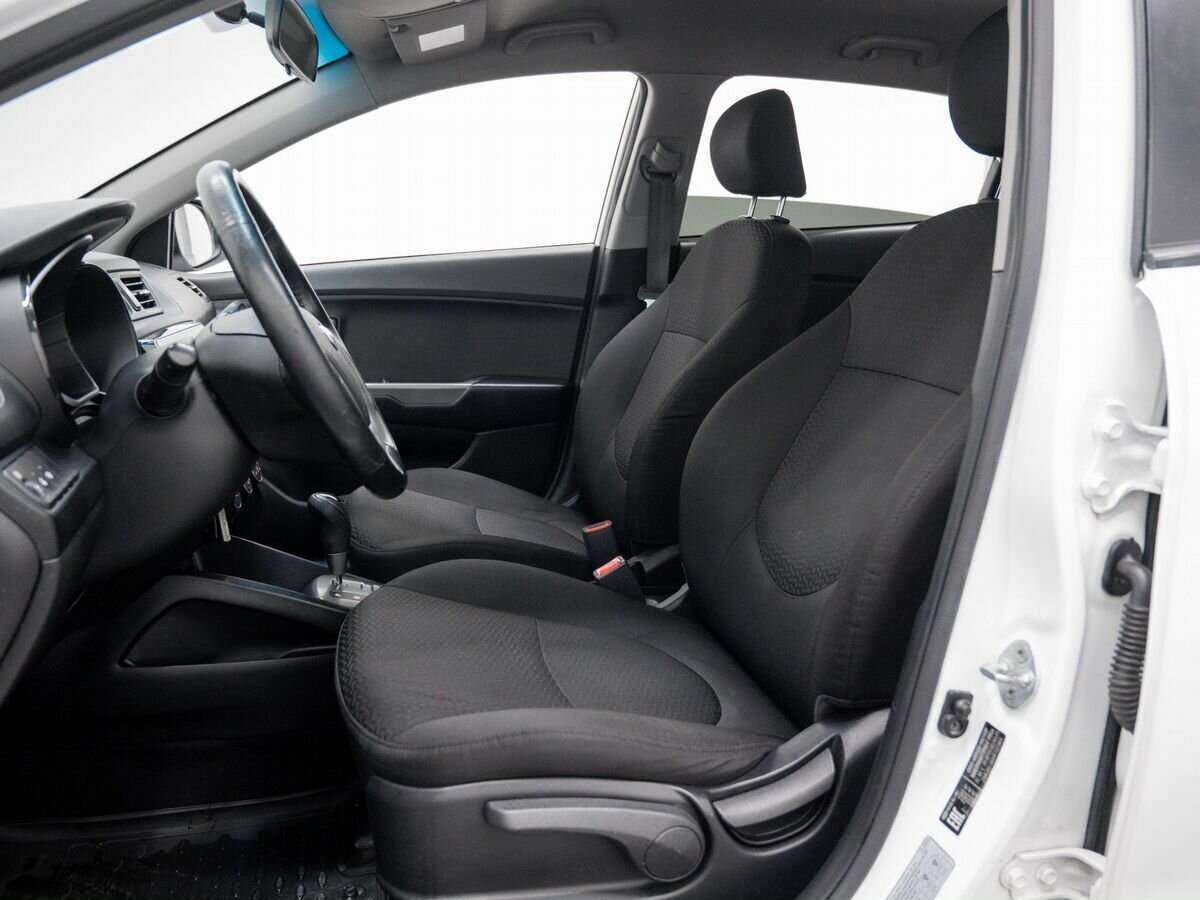 Kia Rio с пробегом — 2017 год. Фото: #13