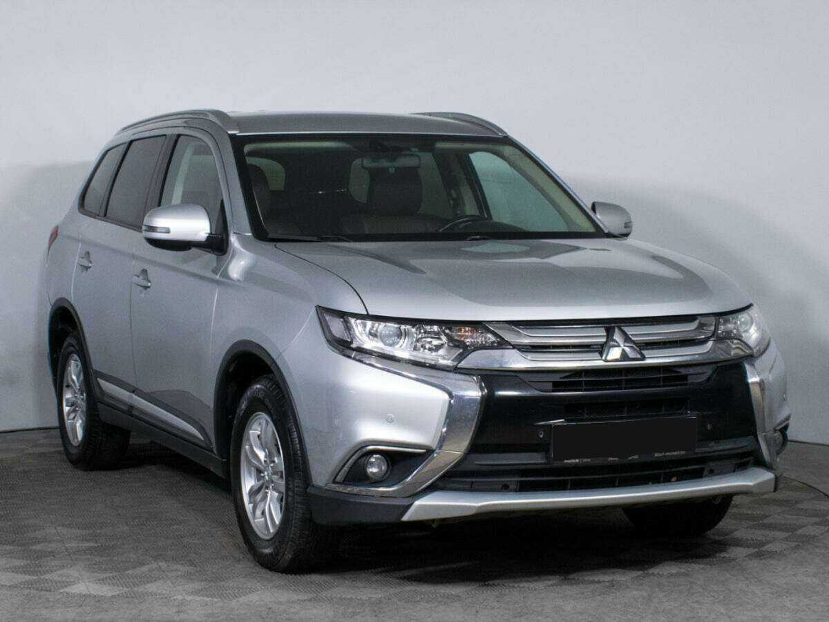 Mitsubishi Outlander с пробегом — 2017 год. Фото: #2