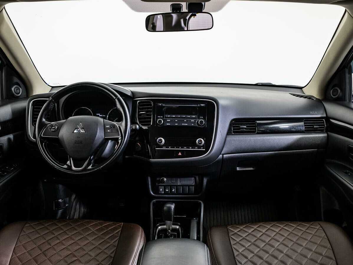 Mitsubishi Outlander с пробегом — 2020 год. Фото: #10