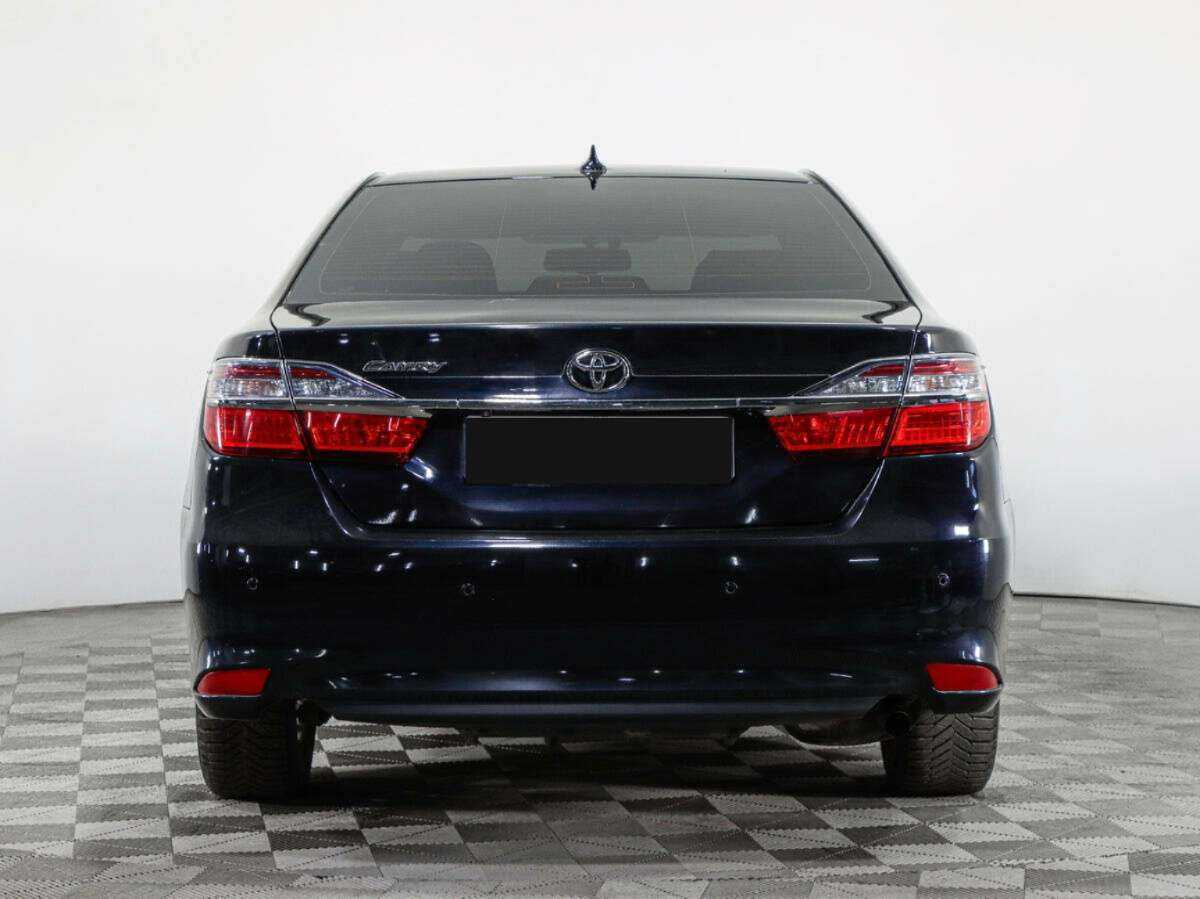 Toyota Camry с пробегом — 2017 год. Фото: #5