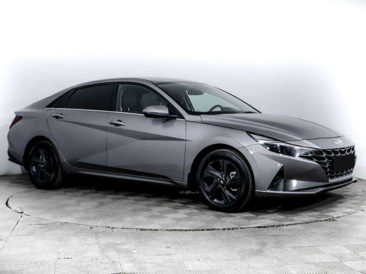 Hyundai Elantra с пробегом — 2021 год. Фото: #2