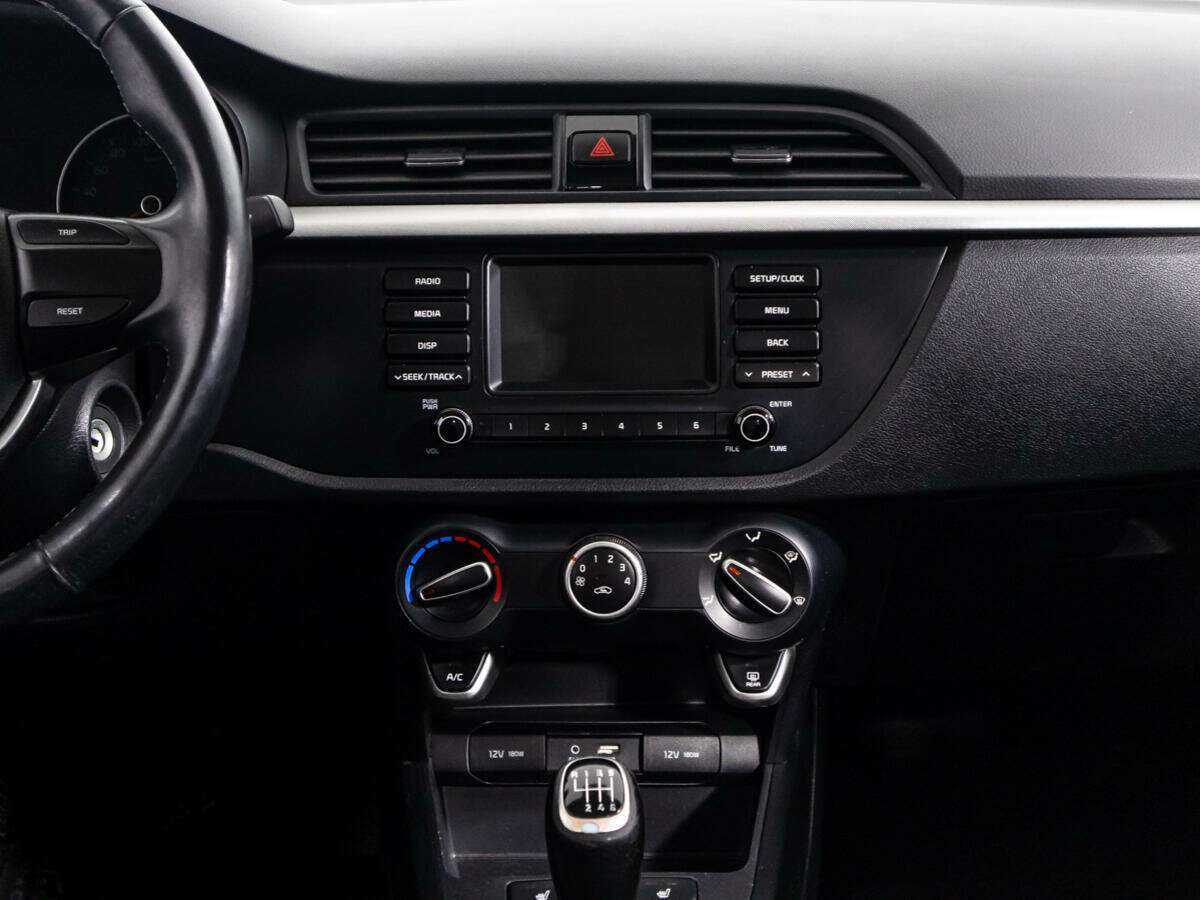 Kia Rio с пробегом — 2017 год. Фото: #13