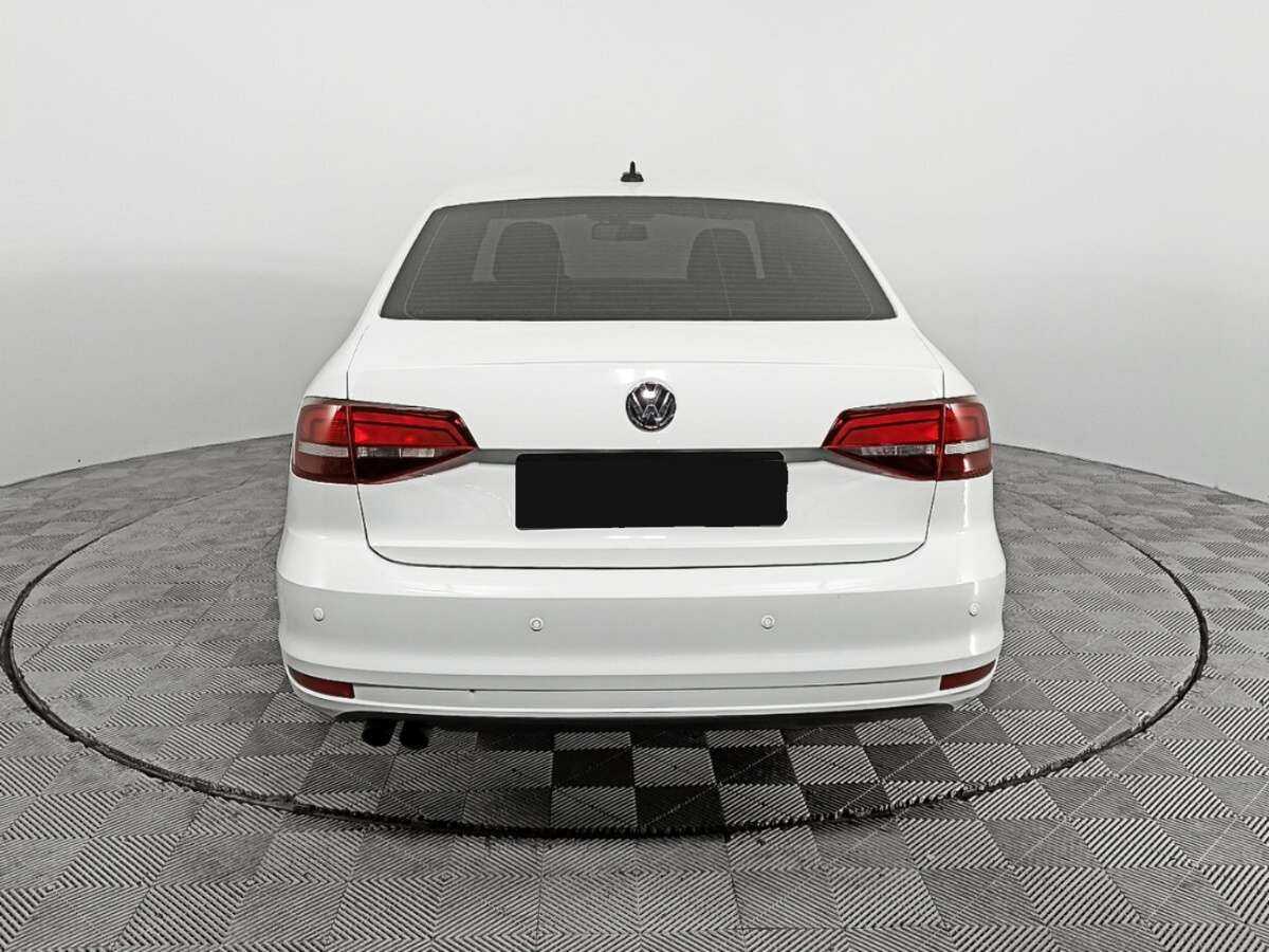 Volkswagen Jetta с пробегом — 2016 год. Фото: #5