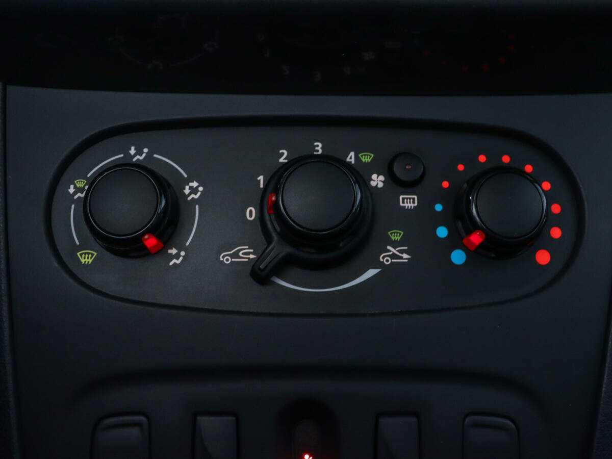 Renault Logan с пробегом — 2014 год. Фото: #11