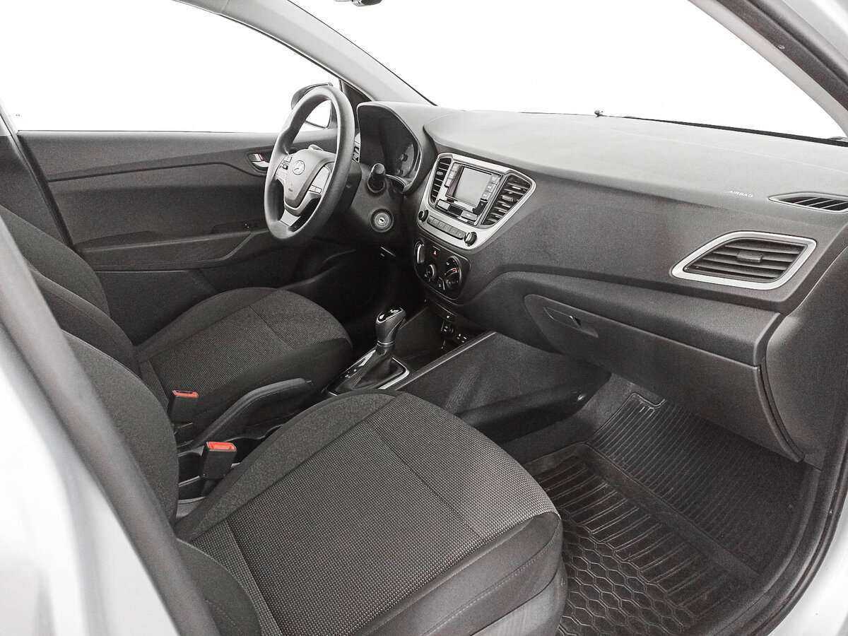 Hyundai Solaris с пробегом — 2017 год. Фото: #10