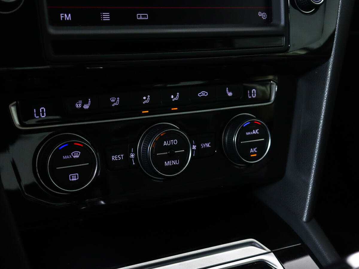 Volkswagen Passat с пробегом — 2016 год. Фото: #14