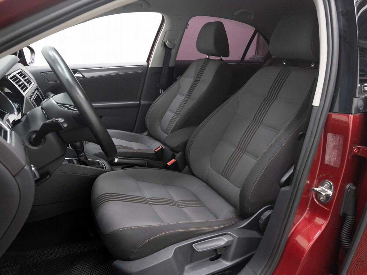 Volkswagen Jetta с пробегом — 2016 год. Фото: #7