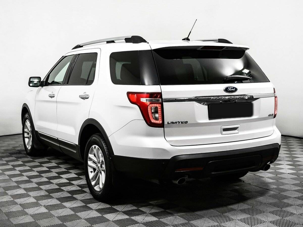 Ford Explorer с пробегом — 2012 год. Фото: #6