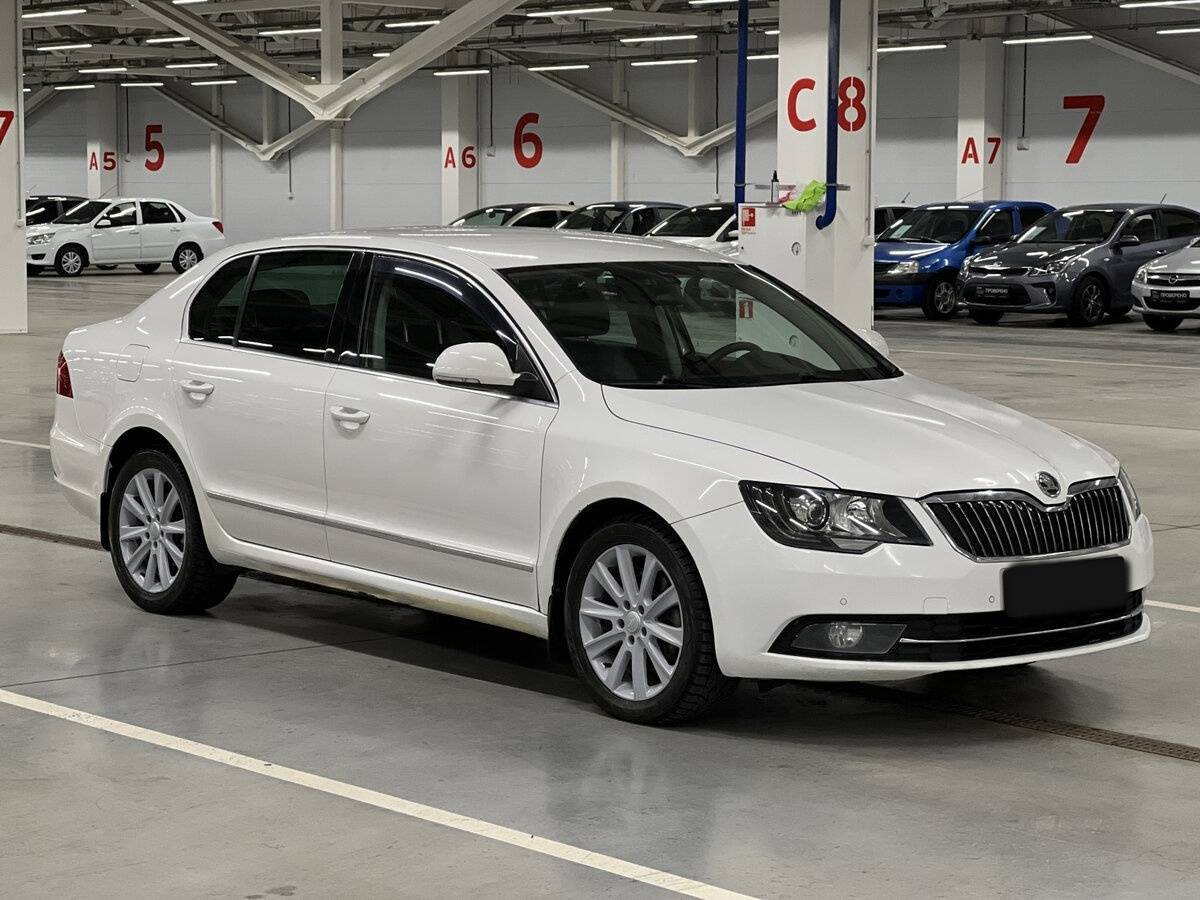 Skoda Superb с пробегом — 2014 год. Фото: #2
