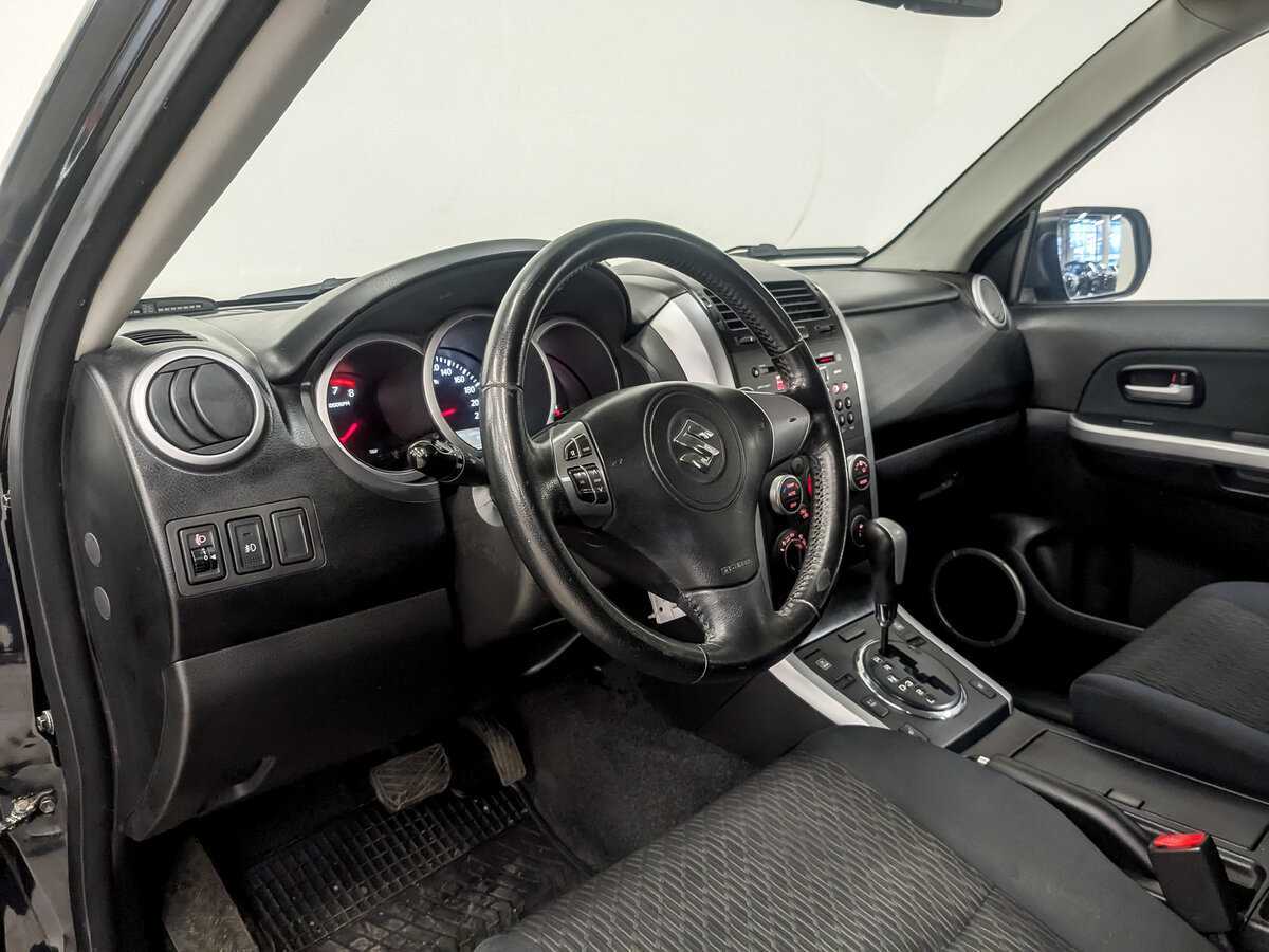 Suzuki Grand Vitara с пробегом — 2012 год. Фото: #15